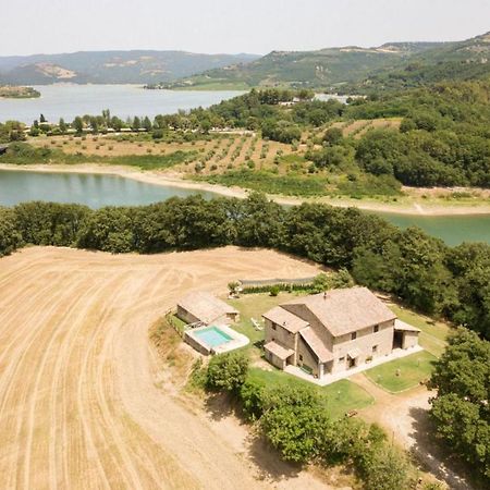 Casale Al Lago Con Piscina E Sauna Corbara  エクステリア 写真