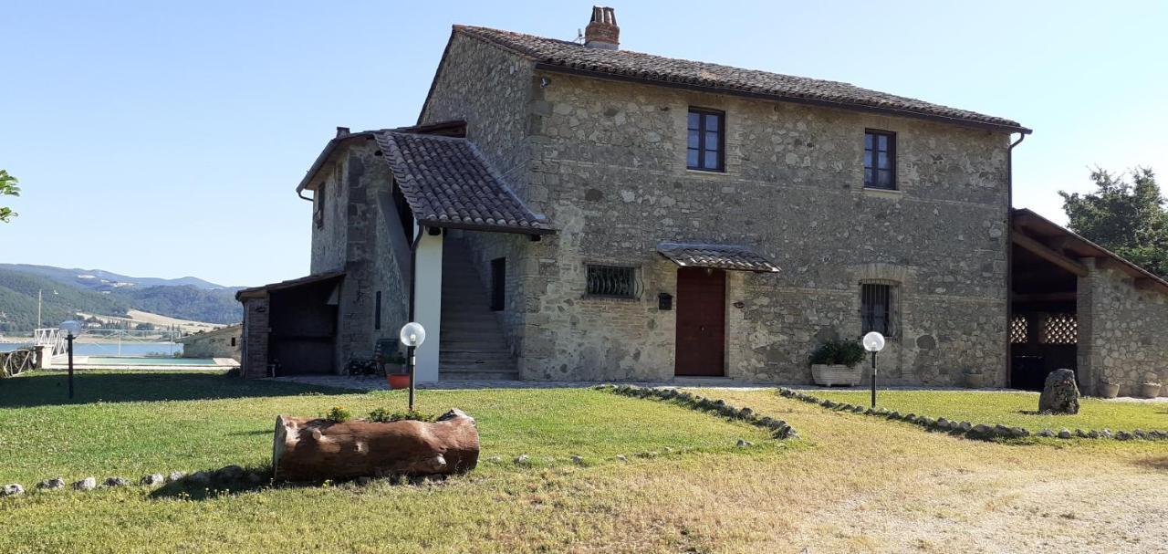 Casale Al Lago Con Piscina E Sauna Corbara  エクステリア 写真