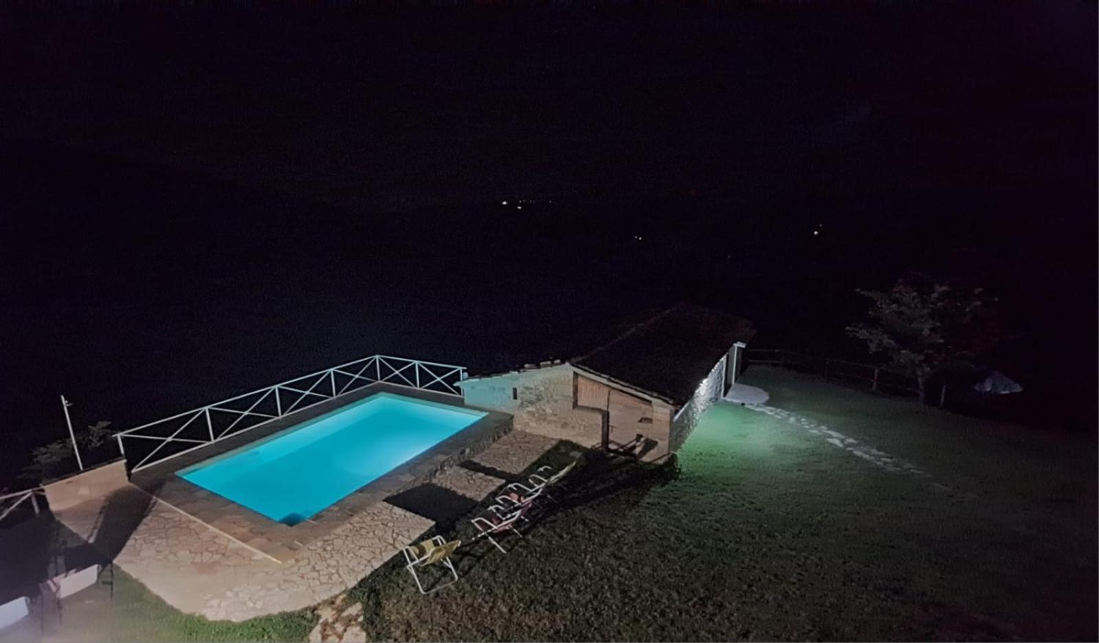Casale Al Lago Con Piscina E Sauna Corbara  エクステリア 写真