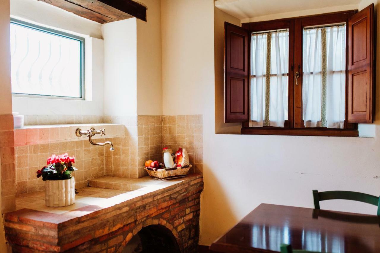 Casale Al Lago Con Piscina E Sauna Corbara  エクステリア 写真