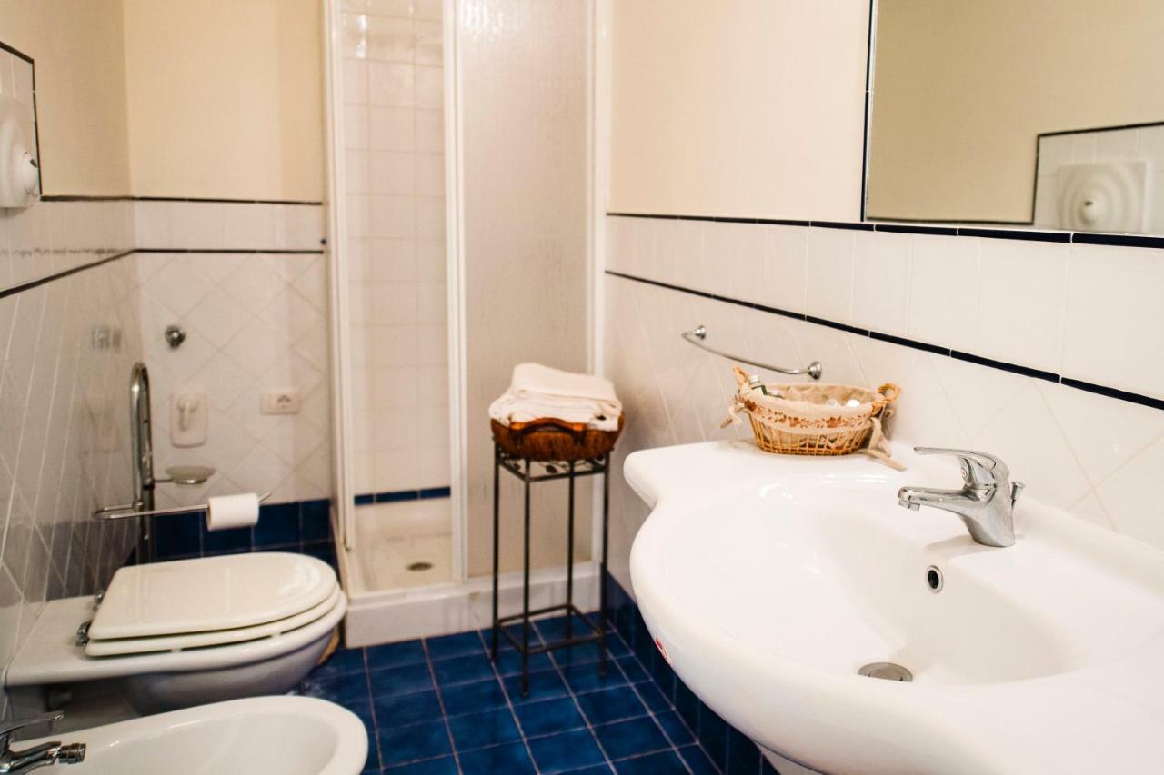 Casale Al Lago Con Piscina E Sauna Corbara  エクステリア 写真