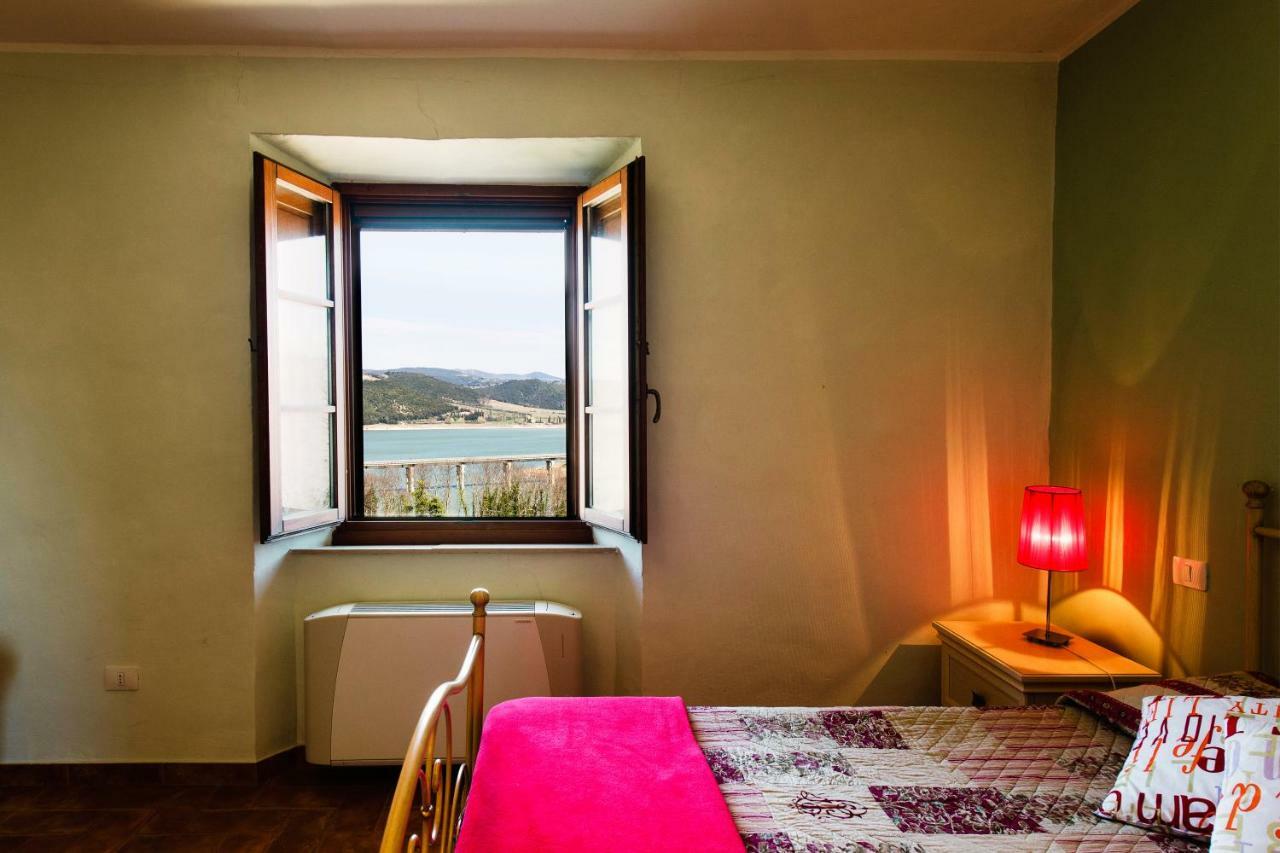Casale Al Lago Con Piscina E Sauna Corbara  エクステリア 写真