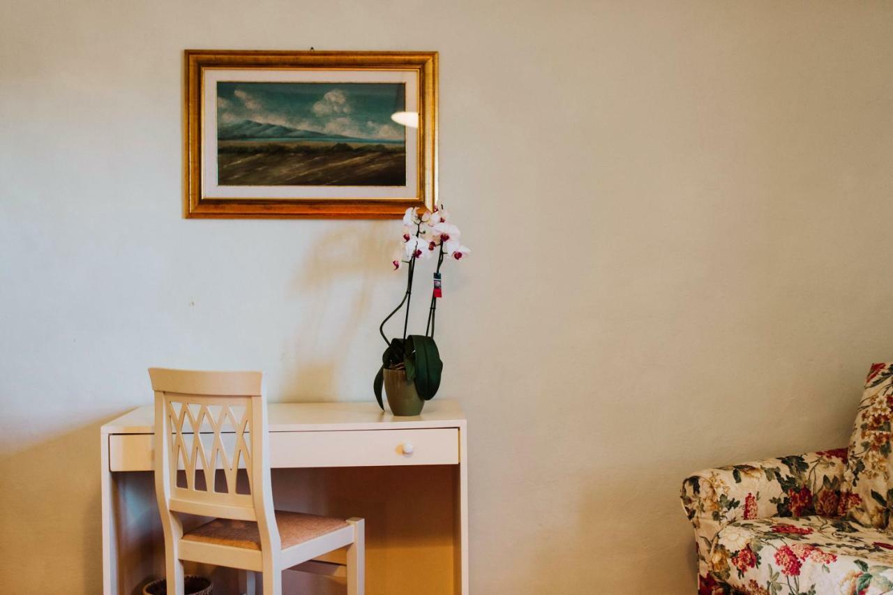 Casale Al Lago Con Piscina E Sauna Corbara  エクステリア 写真