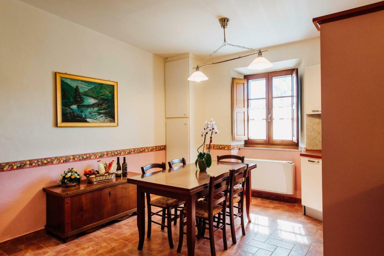 Casale Al Lago Con Piscina E Sauna Corbara  エクステリア 写真